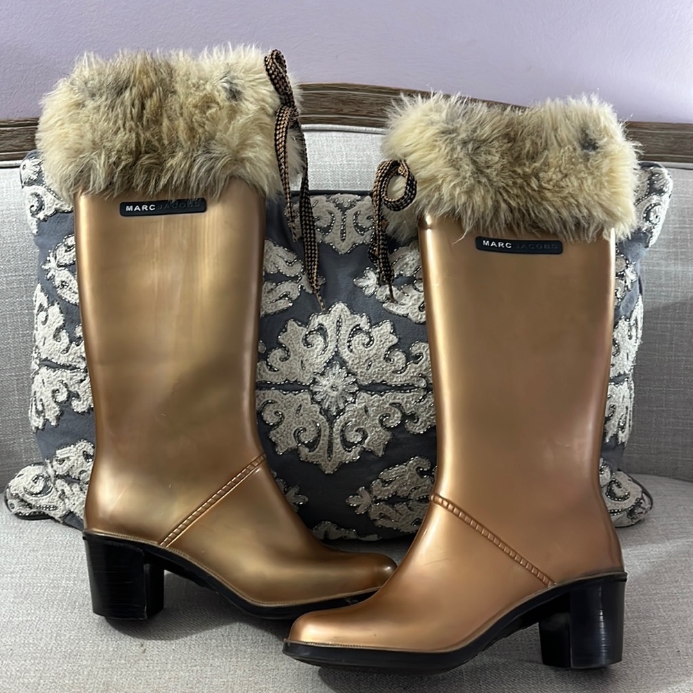 Marc Jacobs Size 7 Gold Fur Rubber Knee High Heeled Boots Made in Italy